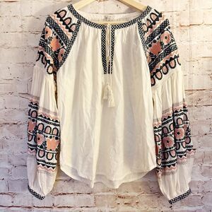 Ecote Urban Outfitters embroidered boho peasant blouse